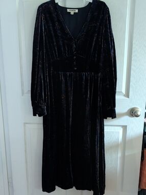 Boden Navy Paisley Velvet Long-Sleeve V-Neck Dress